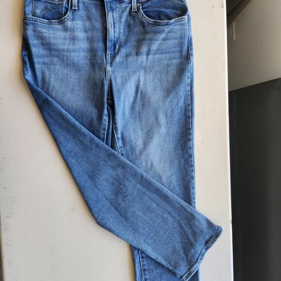 Levi's Women's 724 High Rise Straight Crop Jeans Size 30	Blue Denim - Picture 2 of 5